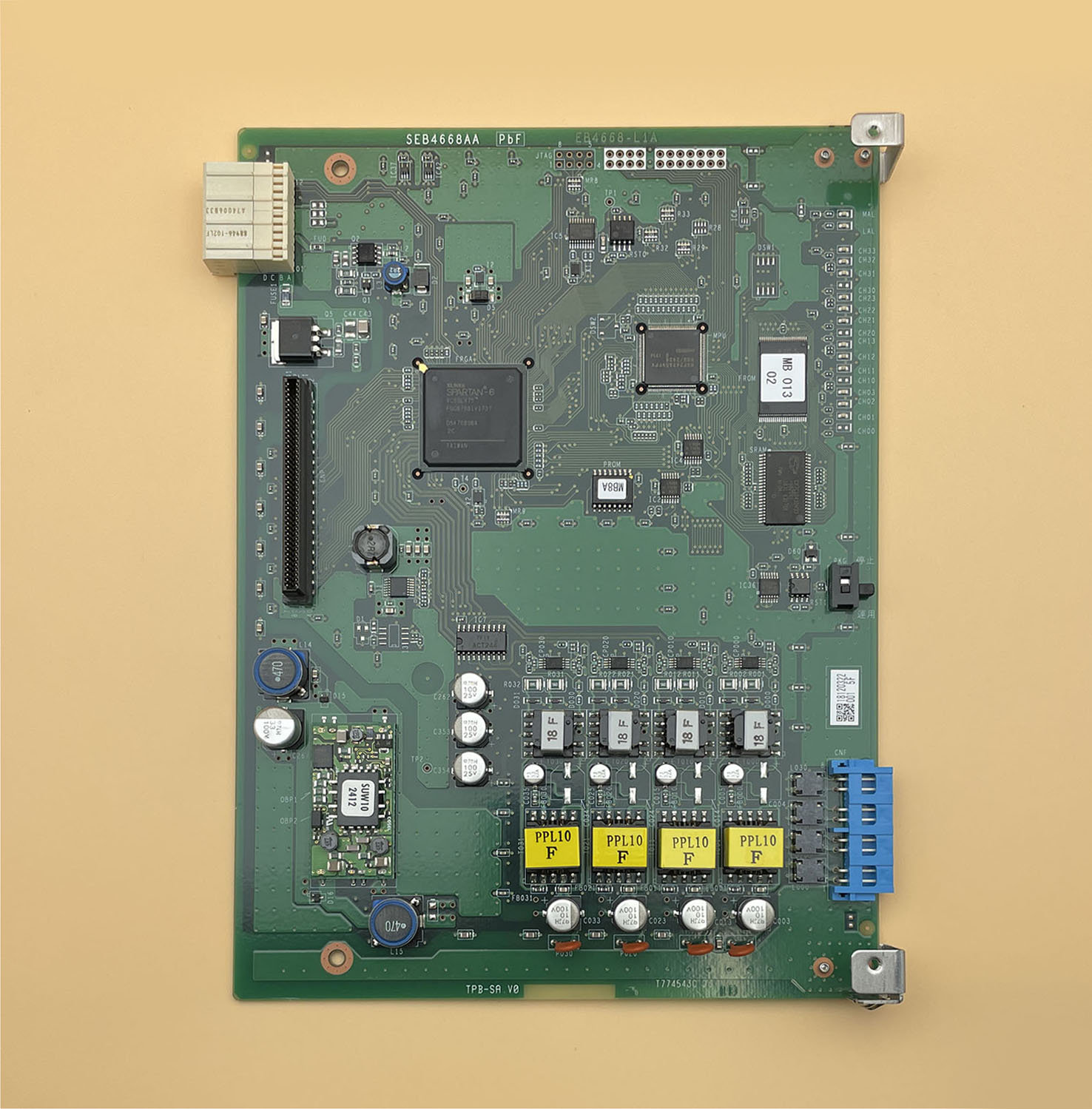 HITACHI　MXA-4DRIF2A-OC　4デジタルコードレスアンテナユニット基板